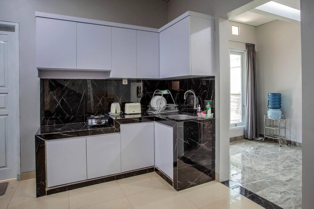 Villa Palm Springs By Reqhome Ciater Hilir Ngoại thất bức ảnh